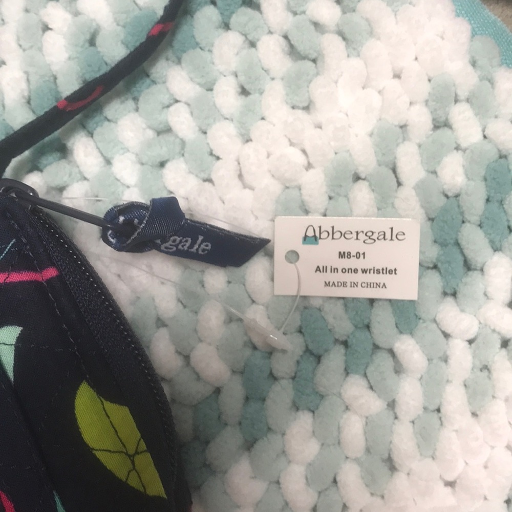 Abbergale Tote & Wristlet - Picture 3 of 5